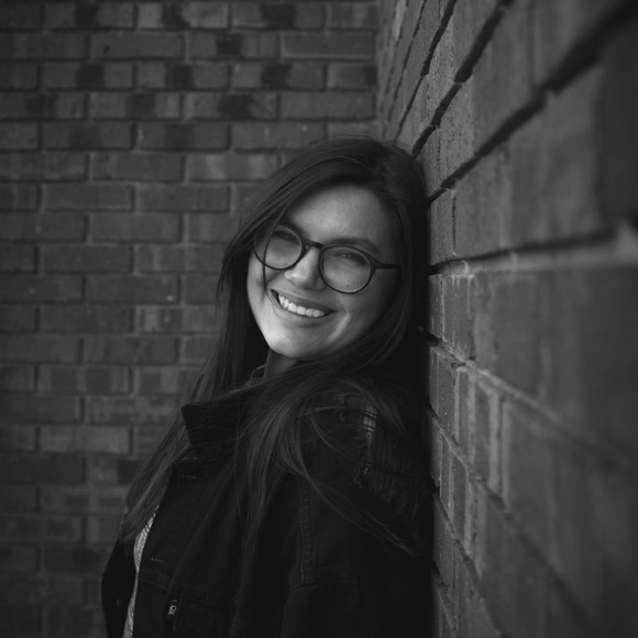 Meet your Posher, Anna - Picture 1 of 1